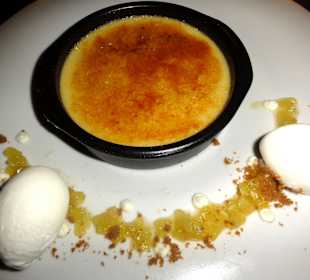 Crème brûlée mit Eis