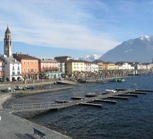 Blick auf die Uferpromenade