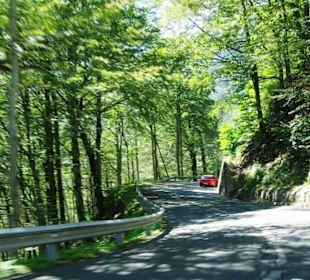 Achtung Steilkurve S-Form