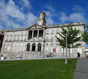 Der Börsenpalast in der Außenansicht