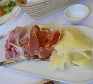Verschd. Schinken und Käse