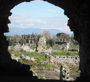 Großes Loch in der Handelsagora