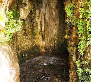 Tropfsteinhöhle im Garten von La Granja