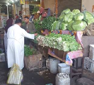 Obst- und Gemüsemarkt in der Altstadt (Dahar)