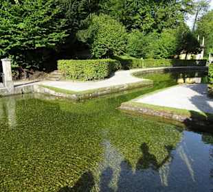 Wasserlauf zum Römischen Theater