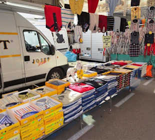 Rundgang über den Wochenmarkt von Limone