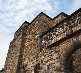 Фрагмент стены