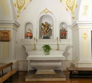 Rundgang durch die Kirche San Giacomo Maggiore