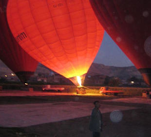 Heißluftballon kurz vor dem Abheben