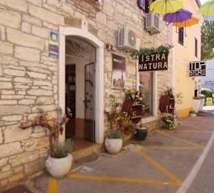 Laden mit istrischen Köstlichkeiten