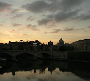 La basilica sullo sfondo al tramonto