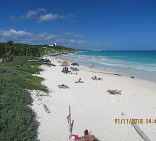 Sandstrand bei Mayatempel