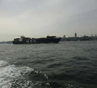 Frachtschiff auf dem Weg zum Schwarzem Meer