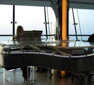 Gläserner Flügel in der Skybar