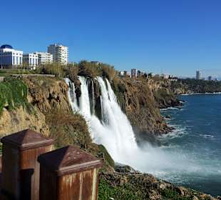 Wasserfall bei schönem Wetter
