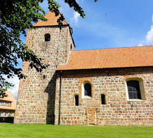 Außenansicht der Kirche St. Firminus