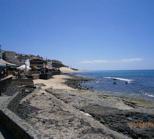 Blick auf das Meer und die Promenade 