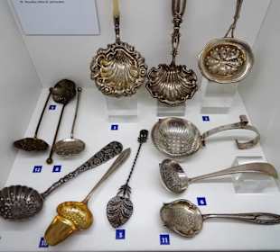 Zuckerstreulöffel im Teemuseum
