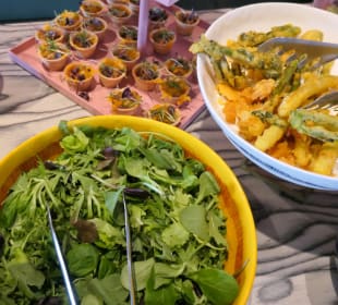 Abendessen vom Buffet vom jil Rooftop Drink&Dine