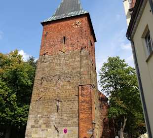 Der Glockenturm der Kirche St. Andreas