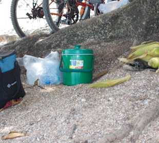 Das sind die Lager mit den Liegematten, die ab 7 U