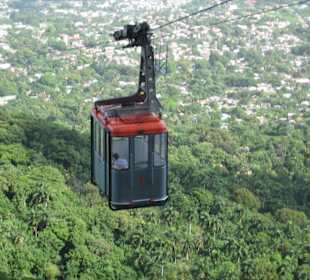 Seilbahnkabine im Gegenverkehr