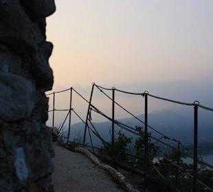 Weg auf dem Rocca di Manerba