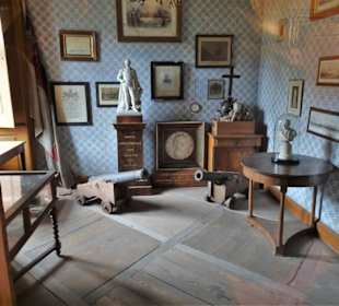 Rundgang durch die Räume des Wasserschlosses