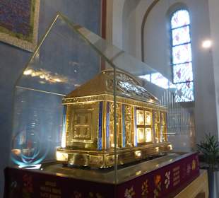 Schrein mit den Reliquien der Hl. Hildegard