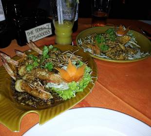 Prawns and chicken with garlic and  pepper