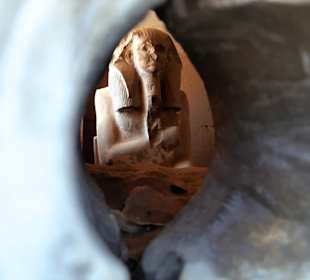 Pharao Djoser Errichter der Stufenpyramide