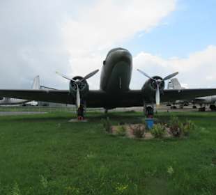 Auf der Freifläche des Luftfahrtmuseums
