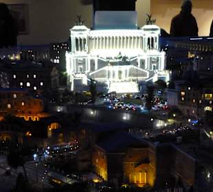 Prachtbau in Romaus 11.000 Einzelteilen