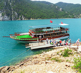 Auf dem 4. größten Stausee der Türkei