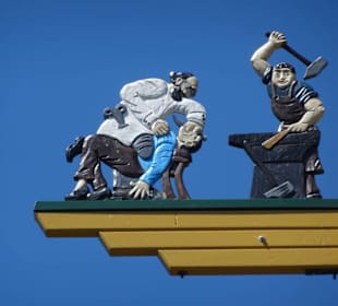 Details vom Maibaum in Seebruck