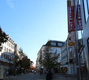 Im Einkaufsviertel am Markt