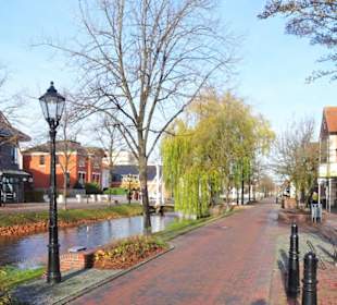Auf der Promenade am Hauptkanal