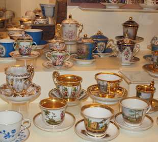 Porzellantassen für Kakao