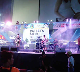 Eine weitere Bühne an der Beach