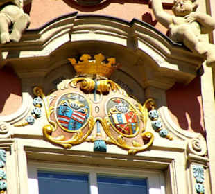 Häuser Verzierungen vom feinsten Wappen