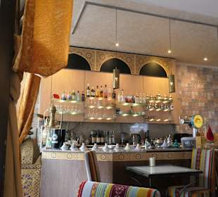 Zum Abendessen im marokkanischen Rest. Tajine