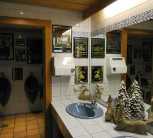 Waschraum vor Toilette
