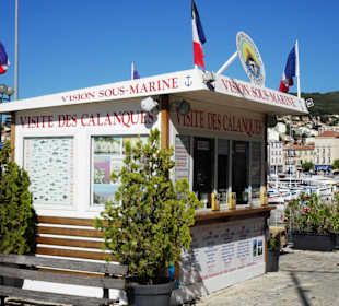 Abfahrt der Ausflugsboote zu den Calanques