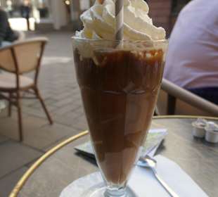 Guter Eiskaffee vom Kaffeehaus Malander