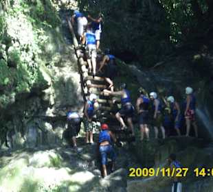 Aufstieg zu den Wasserfällen