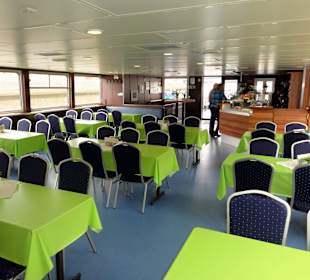 Sitzplätze unter Deck