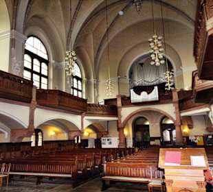 Blick in das Kirchenschiff nach Osten