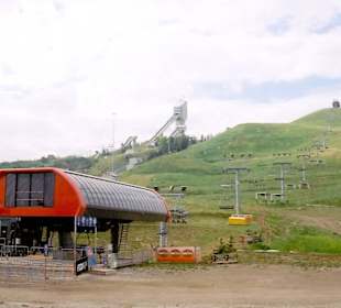 Talstation mit Seilbahn