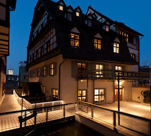 Museum bei Nacht, Photo by Daniel Schvarcz