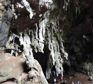 Höhle dunkel, Taschenlampe mitnehmen